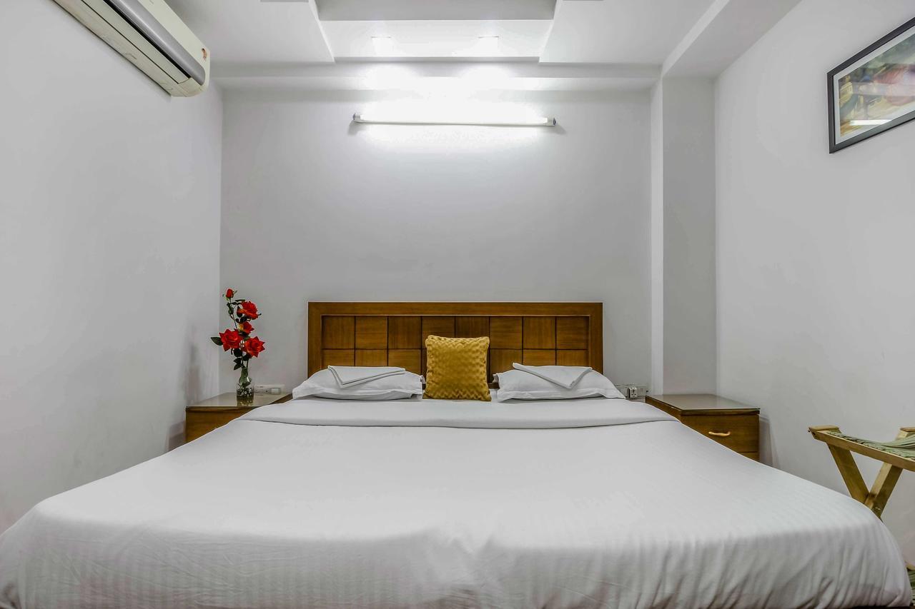 New India Home Stay New Delhi Buitenkant foto